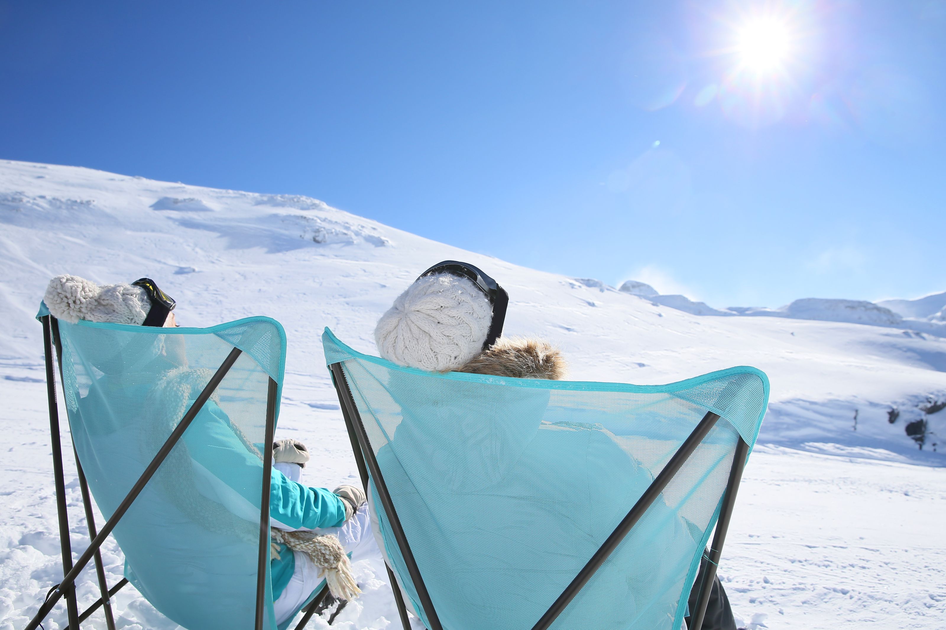 Xl France Ski Slope Skiers Sunbathing