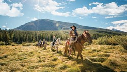 XL Canada Rocky Mountains Banff National Park Cowboy Experience People Horse Riding