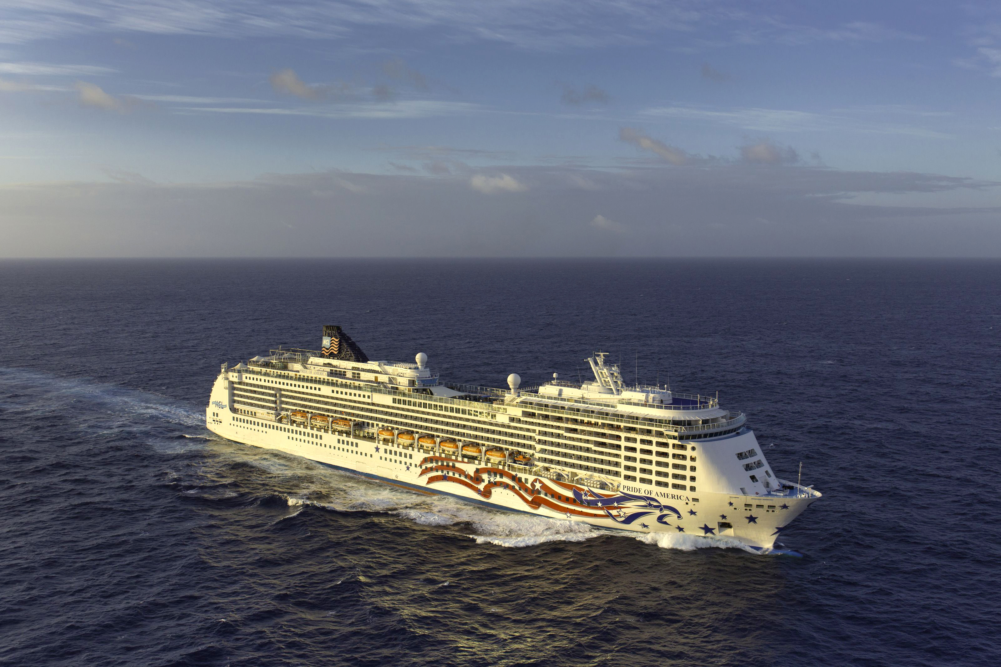 Xl Norwegian Pride Of America Ship At Sea