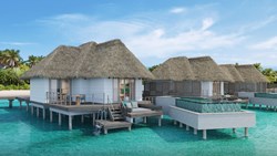 Xl Maldiverne Six Senses Kanuhura Water Villa With Pool Outside Deck View