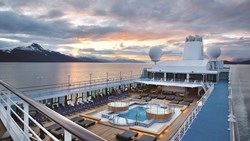 XL Oceania R Klasse Pool Deck Solnedgang