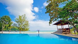 Xl Borneo Bungaraya Island Resort Pool Beach