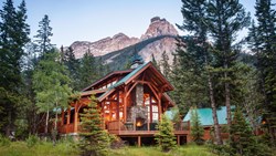 XL Canada British Columbia Yoho Cathedral Mountain Lodge With Cathedral Mountain