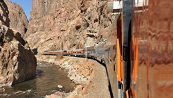 XL USA Colorado Royal Gorge Railway Train River