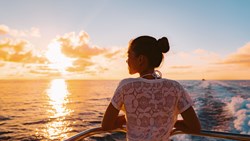 Xl Caribien Woman Sunset Boatr