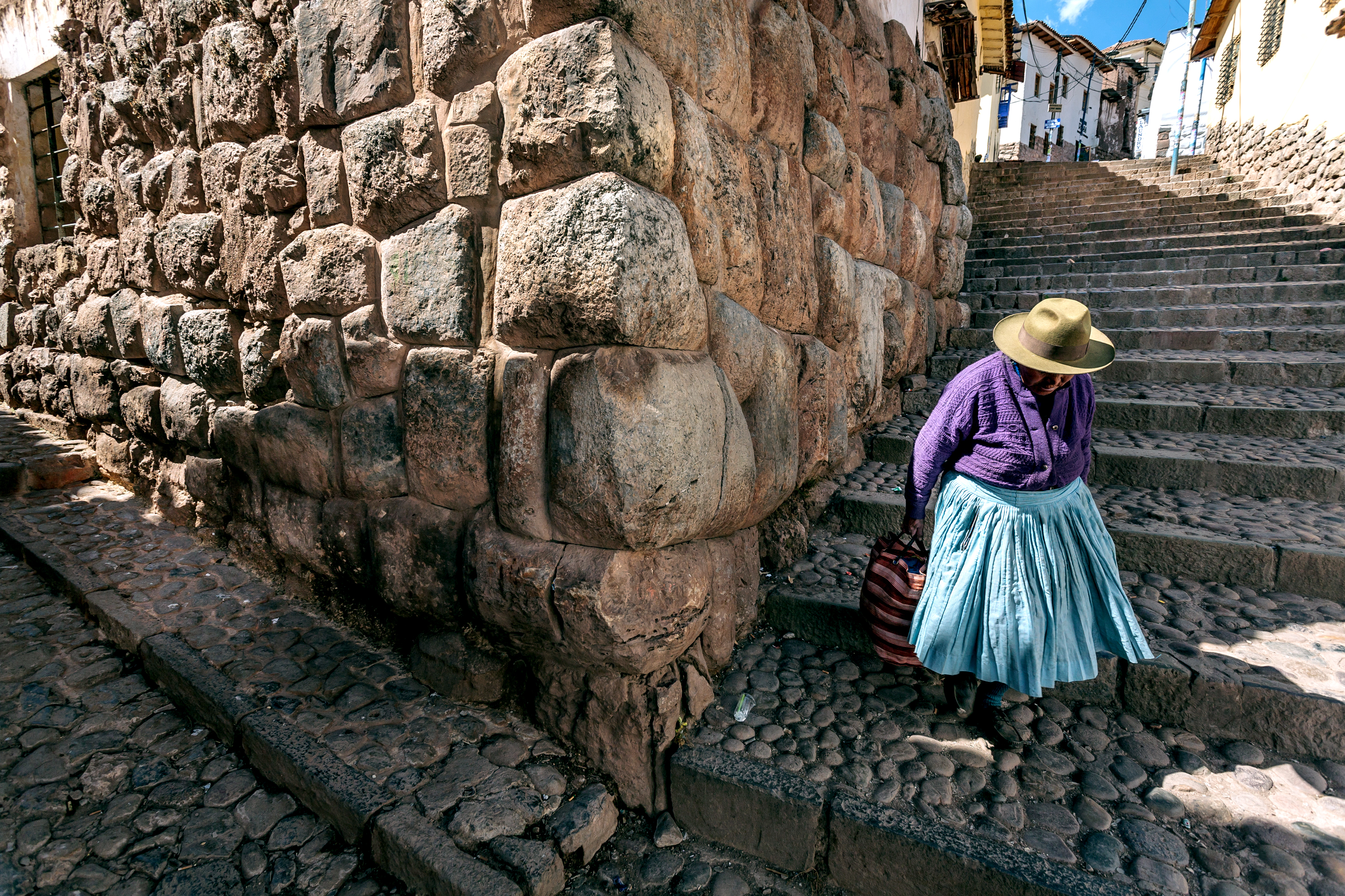 Xl Peru CUZCO Unidentified Old Woman Dressed With Traditional Clothing In Cusco
