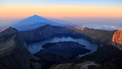Xl Indonesia Lombok Crater Of Rinjani Volcano Sunset