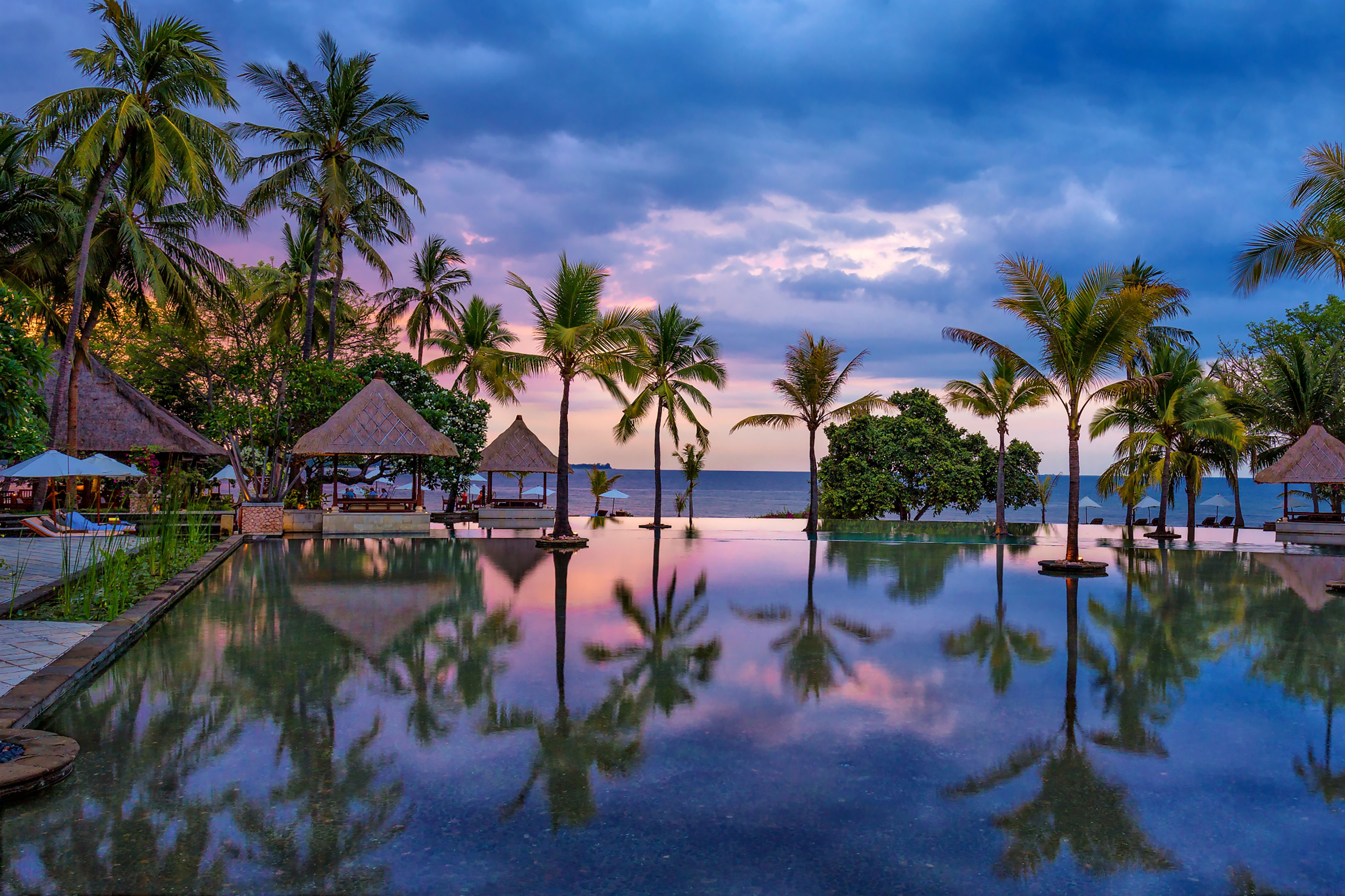 XL Bali The Oberoi Beach Resort Lombok Infinity Pool