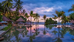 XL Bali The Oberoi Beach Resort Lombok Infinity Pool