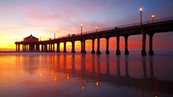 XL USA California Los Angeles Santa Monica The Manhattan Beach Pier Sunset