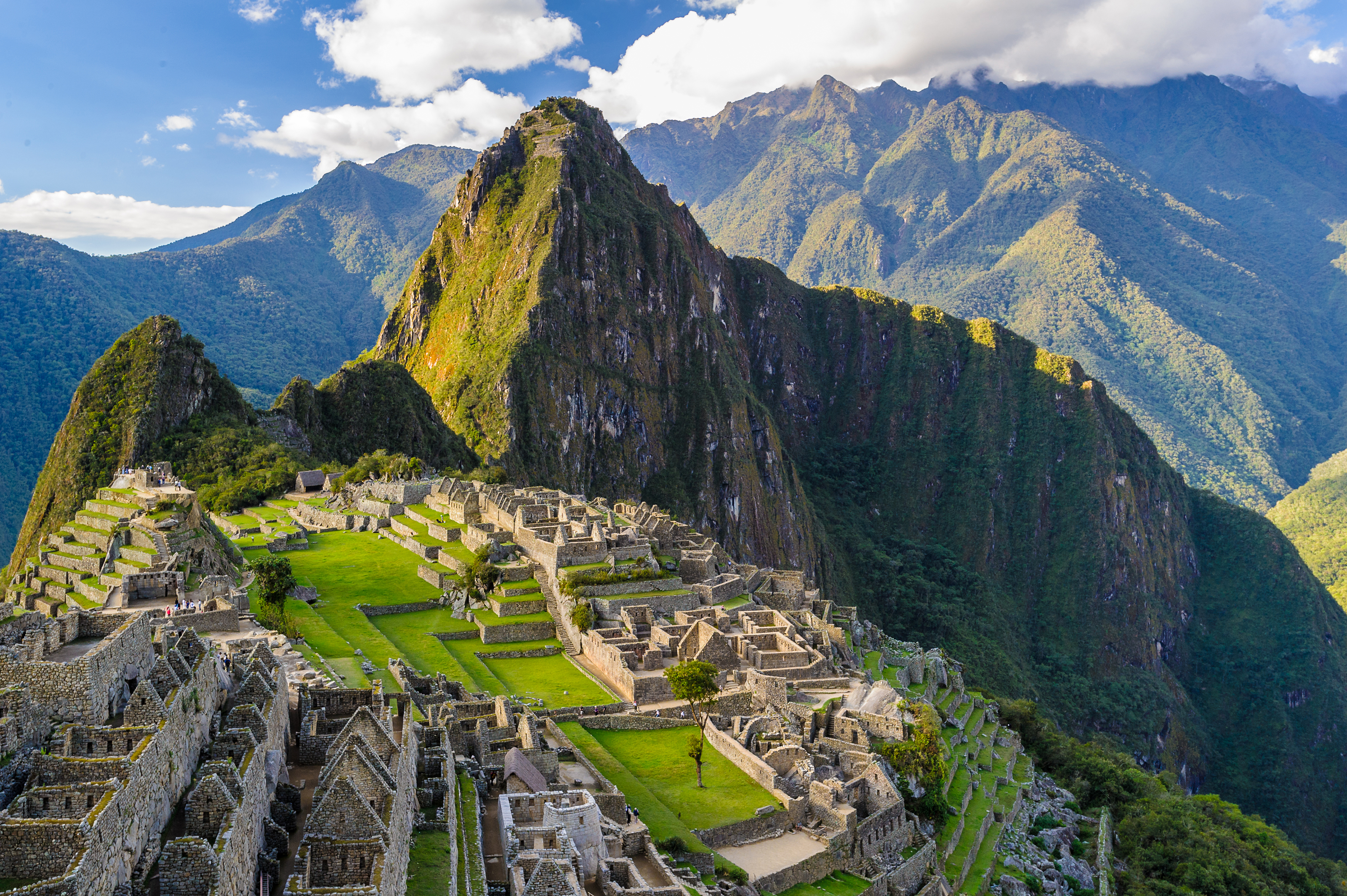 XL Peru Machu Picchu View Blue Skies
