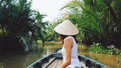 Xl Vietnam Mekong Delta Woman Boat Sailing