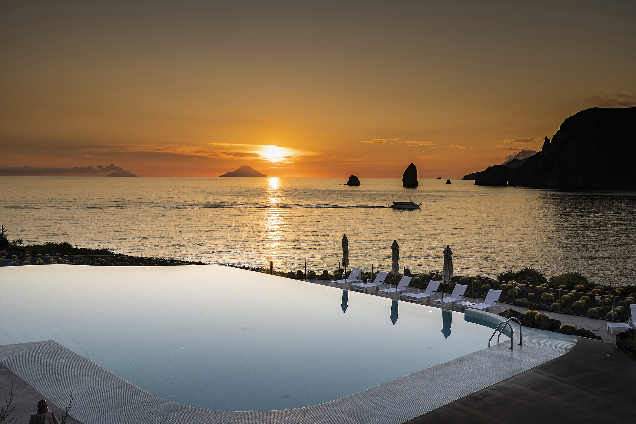 Xl Italy Vulcano Hotel Therasia Pool Sunset