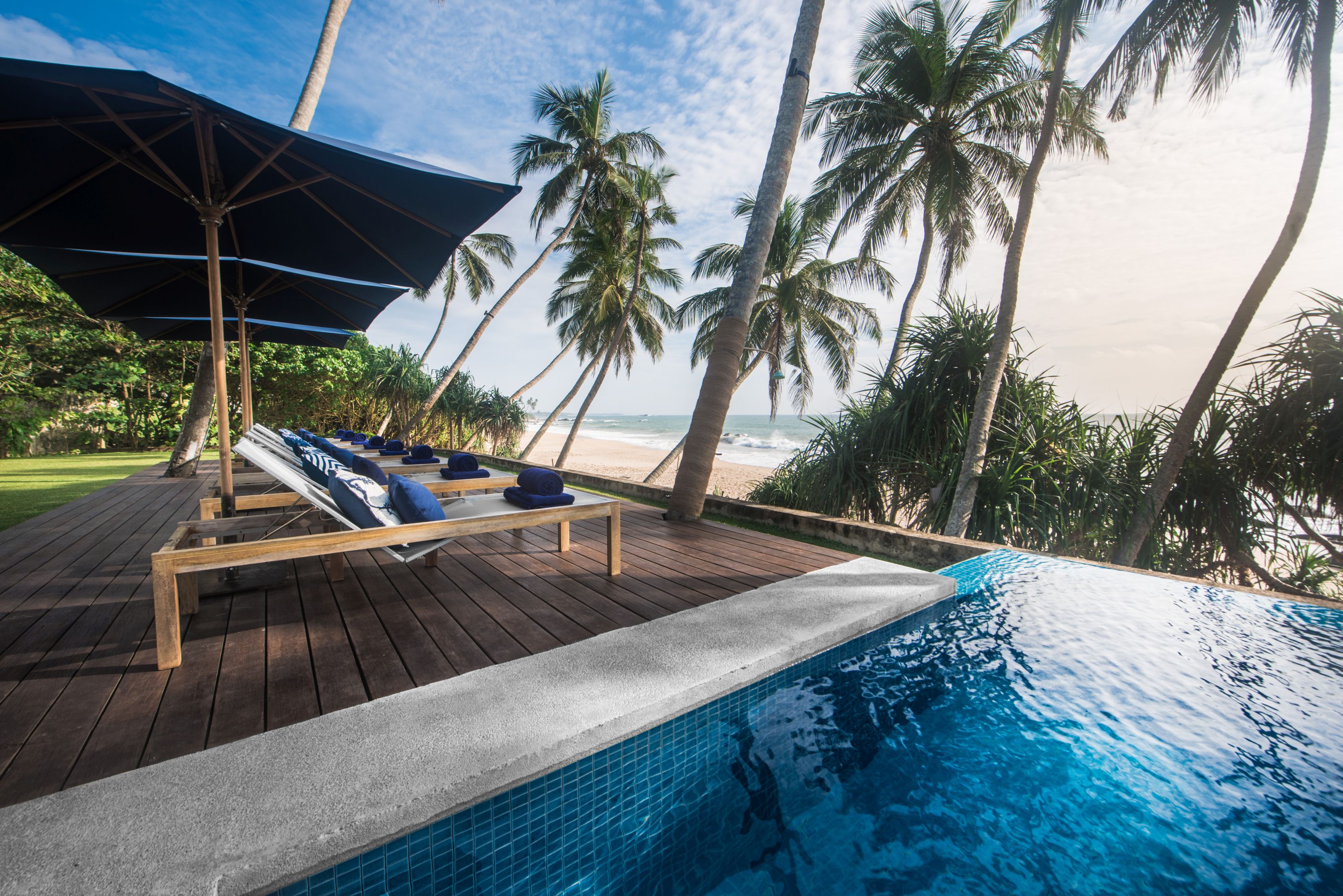 XL Sri Lanka Hotel Kumu Beach Pool