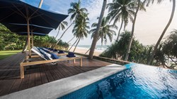 XL Sri Lanka Hotel Kumu Beach Pool