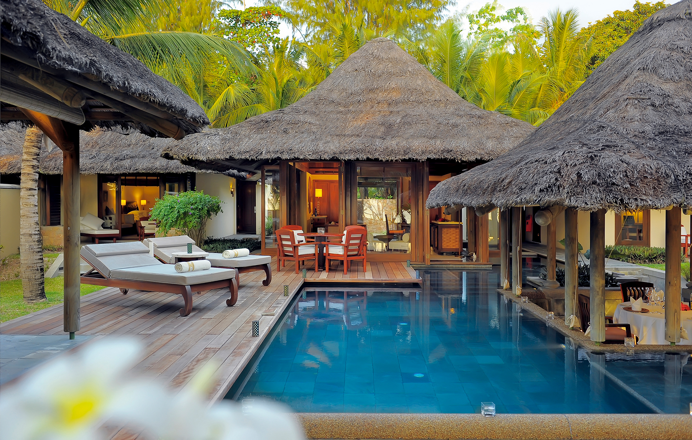 XL Seychelles Hotel Constance Lemuria Resort Villa Pool Sunbeds
