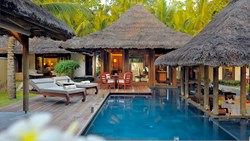XL Seychelles Hotel Constance Lemuria Resort Villa Pool Sunbeds