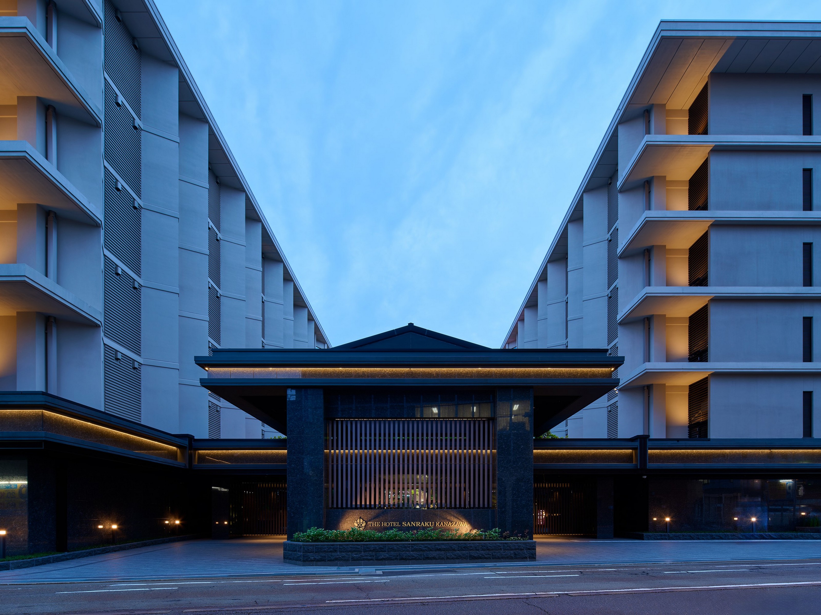 XL Japan Kanazawa Sanraku Facade (2)