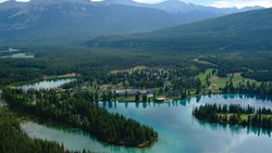 XL Canada Fairmont Jasper Park Lodge Exterior (7)