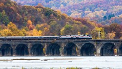 Xl Usa Amtrak Train Autumm Bridge