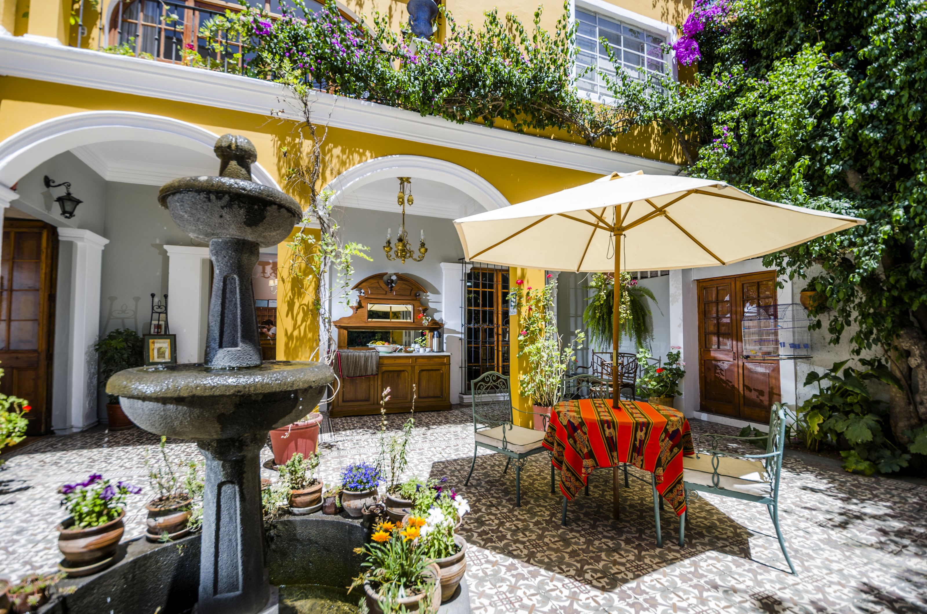 XL Peru Arequipa La Hosteria Gardn Yard Table