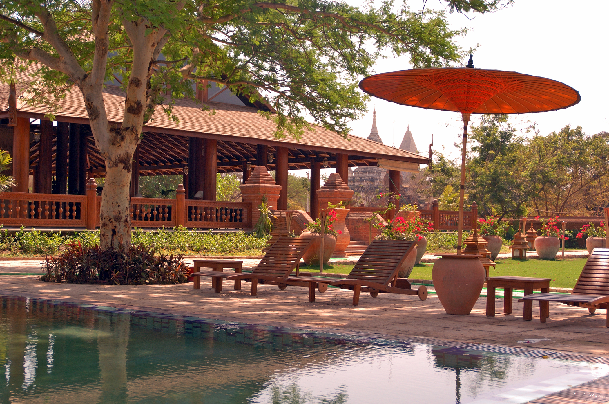 Xl Burma Bagan The Hotel Tharabar Gate Pool Lobby Tempel