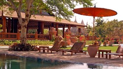 Xl Burma Bagan The Hotel Tharabar Gate Pool Lobby Tempel